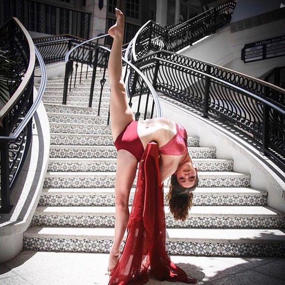 50 poses de danse pour les escaliers